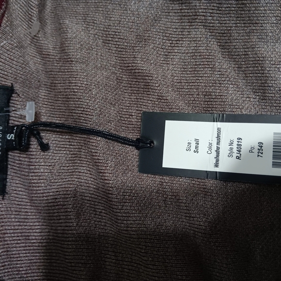 Elegant Burgundy and Beige Women's Sweater Vest - Picture 3 of 3